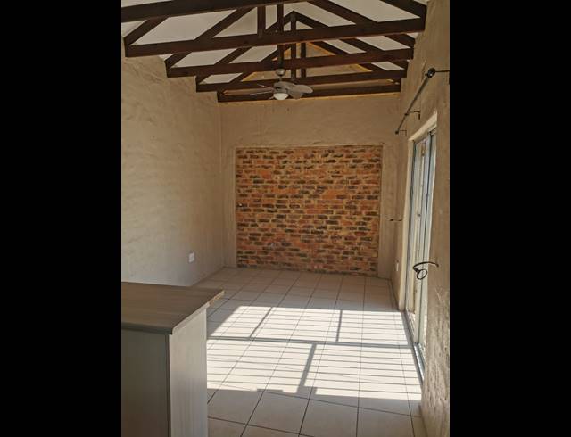 1 BEDROOM FLAT TO LET IN VAALPARK